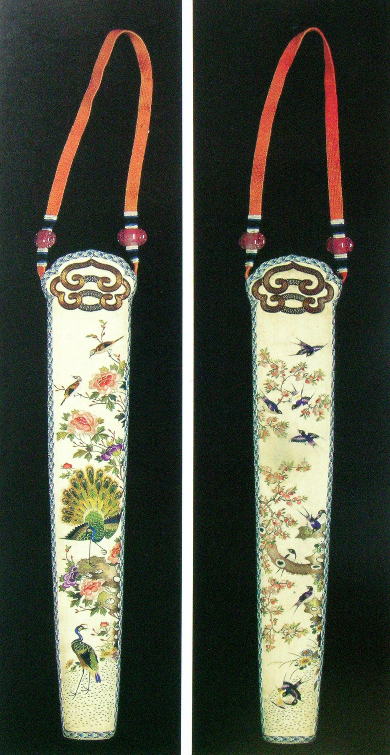 FIG. 32 Fan Cases Guangdong Embroidery It was sold for RMB 18,000 at the China Guardian Auction Block in spring, 2005.