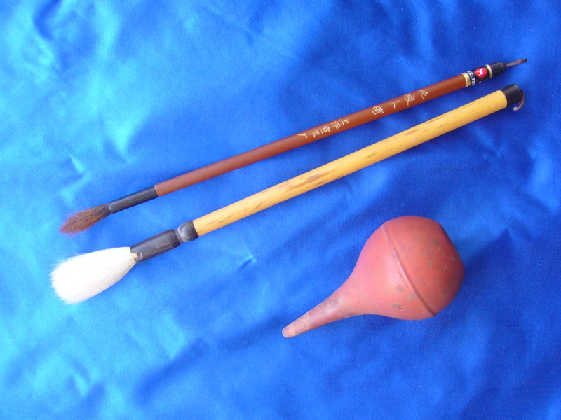 Cleaning tools for embroidery